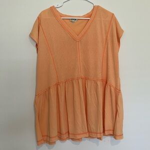 White Birch Boutique Apricot V-Neck Top Large